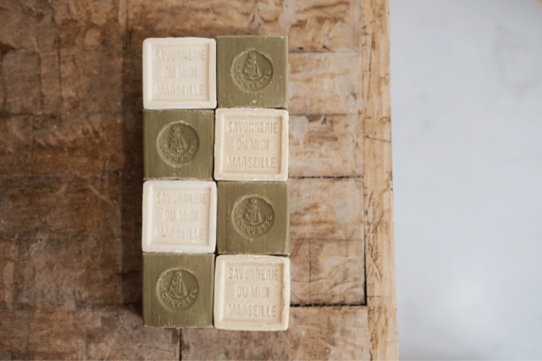 Lot de savons de Marseille Vert et Blanc 600g main image 1